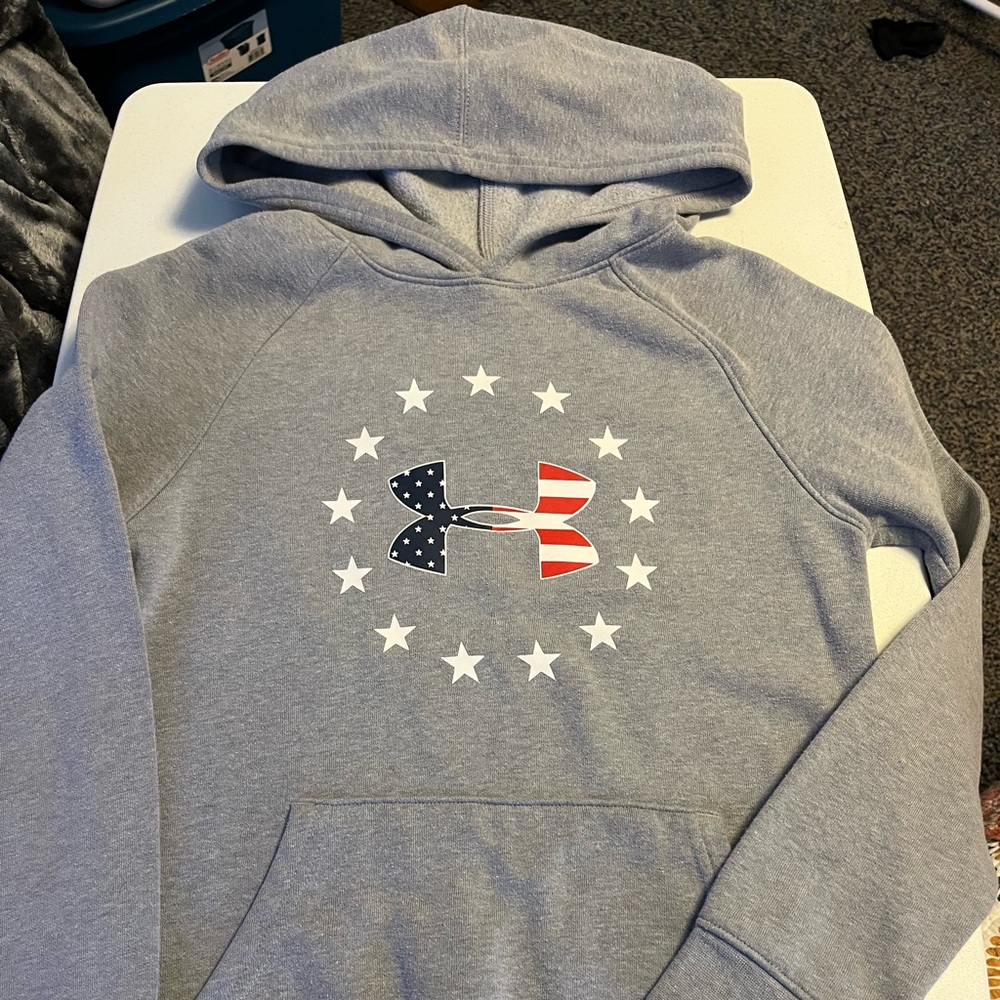 Youth medium hoodie. Under Armour Coldgear